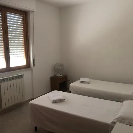 Interno 3 פוסאצ'סיה